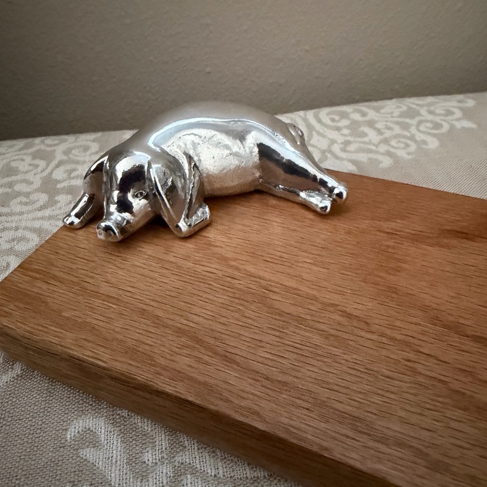 Silver Pig Cheeseboard - Picture 2 of 9